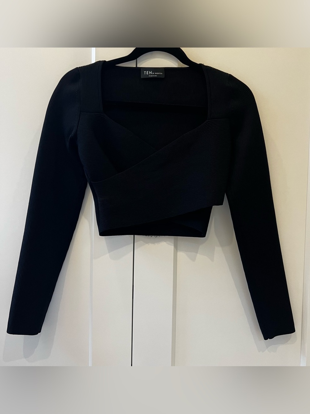 Aritzia TEN by Babaton ribbed crop top